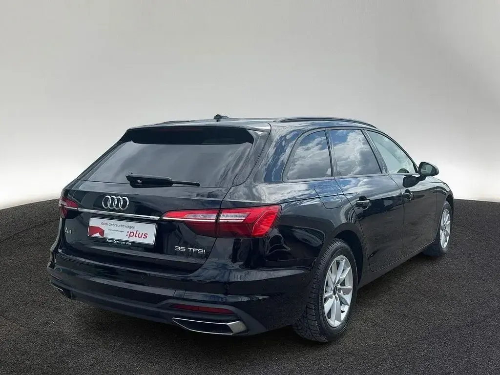 Gebraucht Audi A4 Ambiente 150 PS (110 kW) 2023 A2 brillantschwarz Kombi