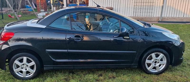 Gebraucht Peugeot 207 CC 120 PS (88 kW) 2011 Schwarz Cabrio