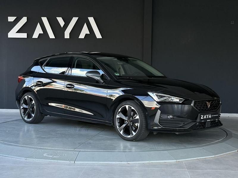 Mitternachtsschwarz Gebraucht 2023 Cupra Leon Limousine | 21.950 € (Superpreis) - Bild 1/4