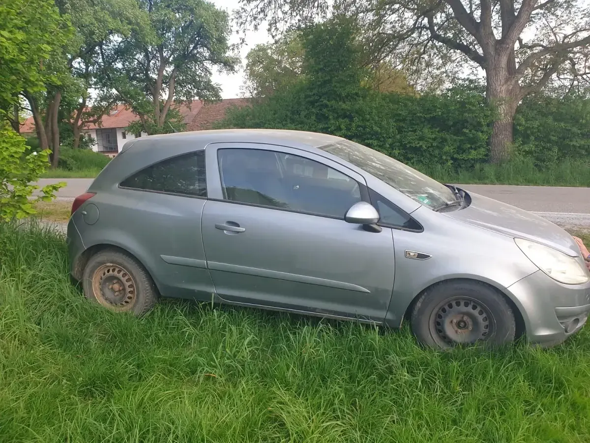 Używany Opel Corsa 75 KM (55 kW) 2007 Szary Hatchback