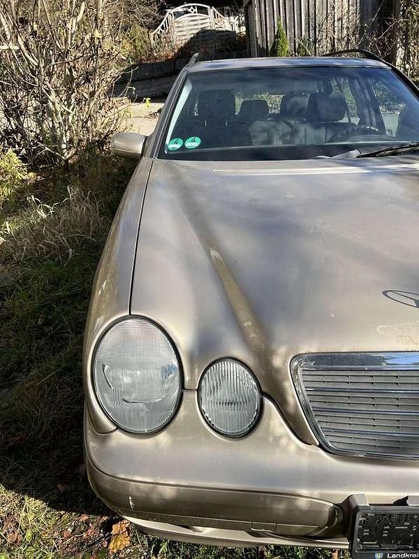Gebraucht 1999 Mercedes E240 Classic Kombi | 2.599 € (Fairer Preis) - Bild 1/4