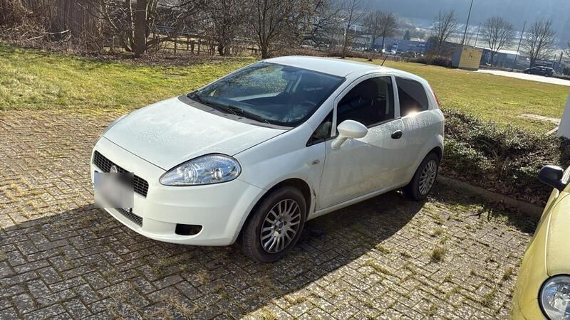 Weiß Gebraucht 2011 Fiat Punto Kleinwagen | 2.222 € (Fairer Preis) - Bild 1/4