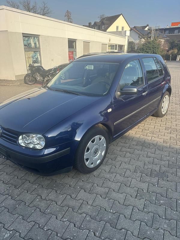 Gebraucht VW Golf IV 105 PS (77 kW) 2001 Blau Limousine