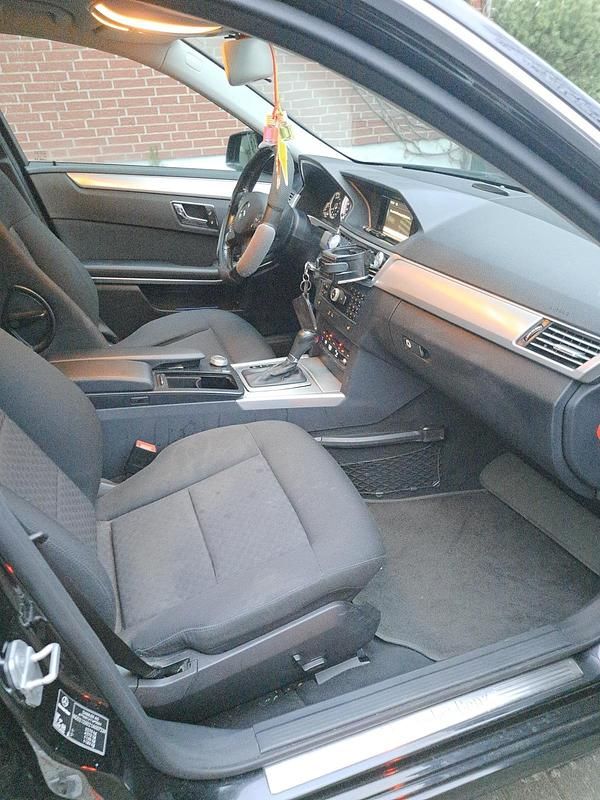 Gebraucht Mercedes E220 170 PS (125 kW) 2009 Schwarz Limousine