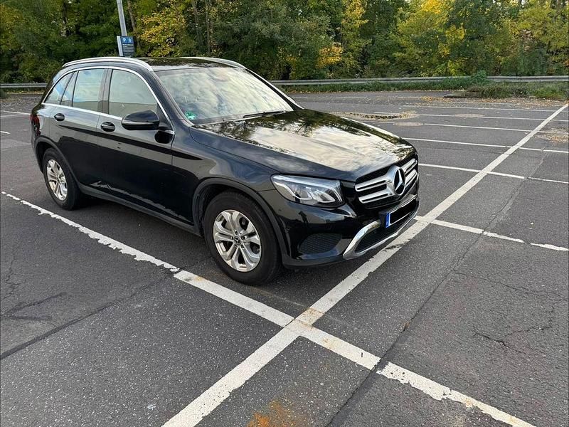 Schwarz Gebraucht 2019 Mercedes GLC220 SUV | 25.500 € (Superpreis) - Bild 1/4