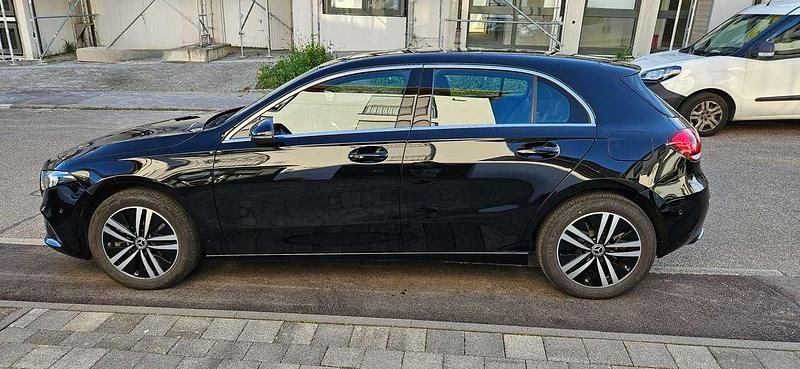 Schwarz Gebraucht 2021 Mercedes A250 Business Limousine | 25.600 € (Guter Preis) - Bild 1/4