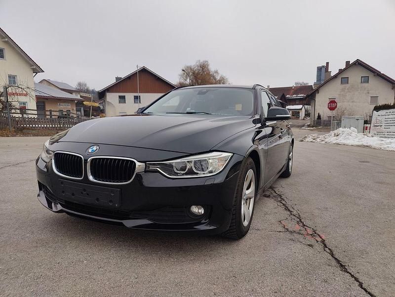 Schwarz Gebraucht 2014 BMW 320 Efficient Dynamics Kombi | 8.190 € (Guter Preis) - Bild 1/4