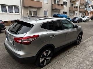 Silber Gebraucht 2015 Nissan Qashqai 360º SUV | 11.500 € (Fairer Preis) - Bild 1/3