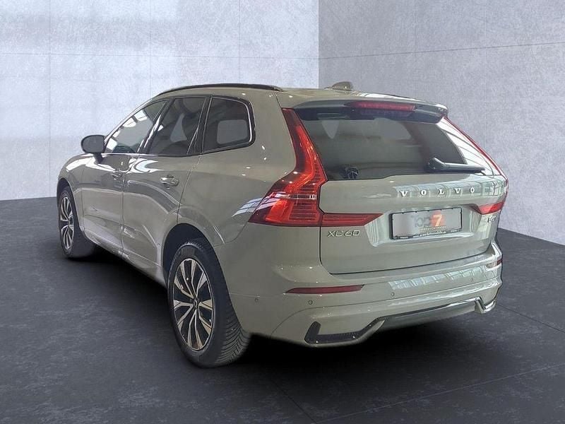 Usado Volvo XC60 Plus 250 HP (183 kW) 2025 Cinzento SUV
