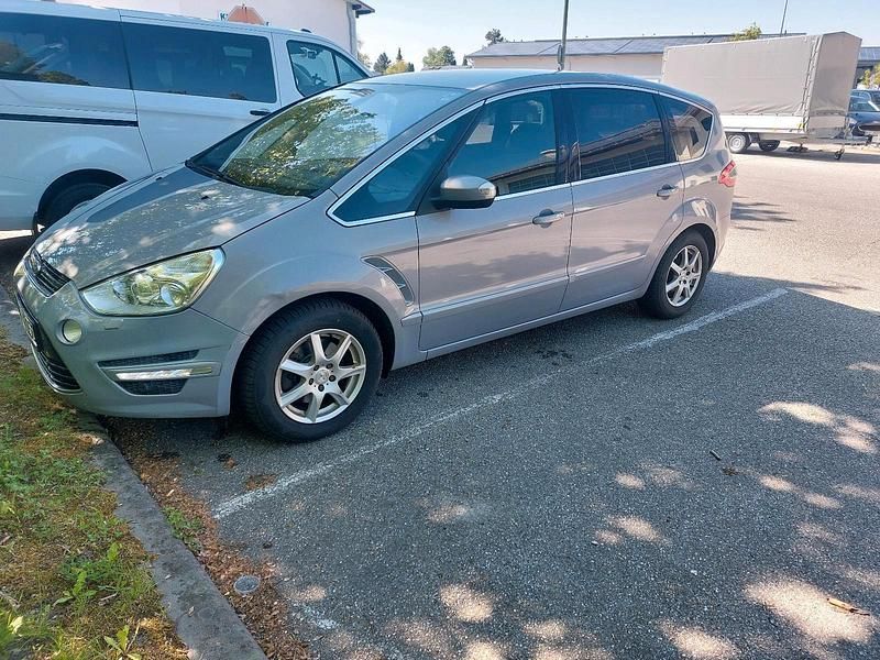 Grau Gebraucht 2012 Ford S-MAX Van / Kleinbus | 4.900 € (Superpreis) - Bild 1/4