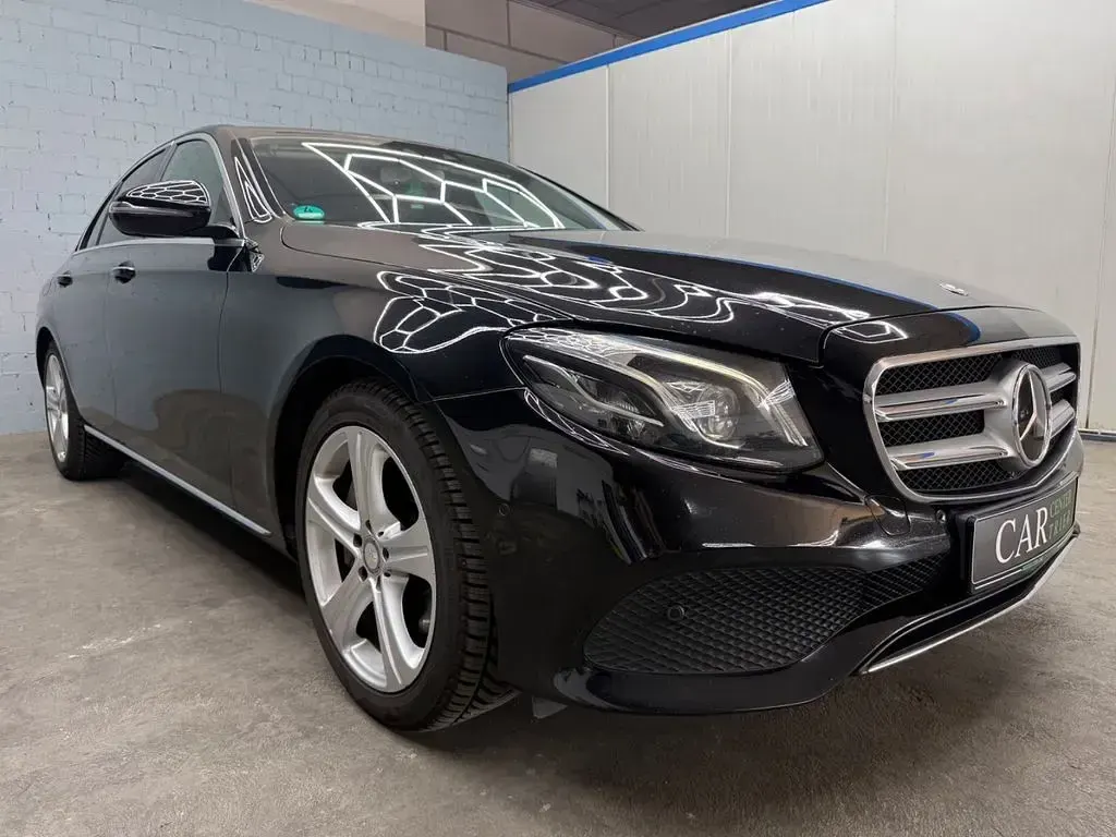 Gebraucht Mercedes E300 245 PS (180 kW) 2016 Schwarz Limousine