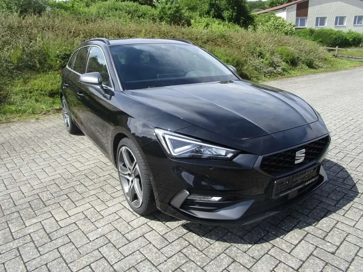 Gebraucht Seat Leon FR 150 PS (110 kW) 2022 Mitternachtsschwarz Kombi