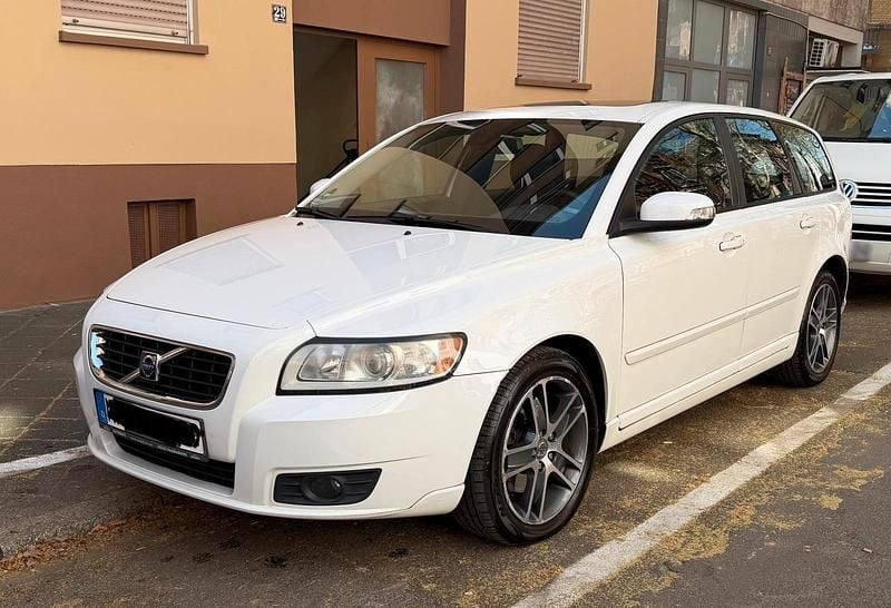 Gebraucht Volvo V50 136 PS (100 kW) 2008 Weiß Kombi