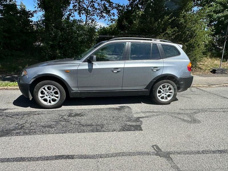 Grau Gebraucht 2005 BMW 125 Kleinwagen | 6.800 € - Bild 1/4