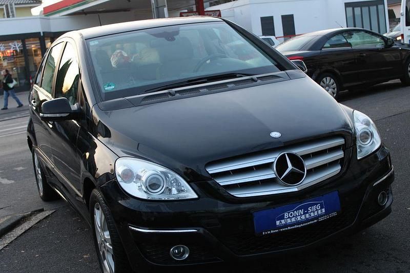 Gebraucht Mercedes B200 136 PS (100 kW) 2009 Schwarz Van / Kleinbus