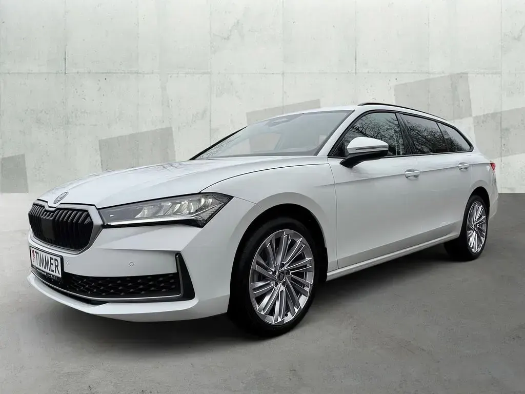 Nouă Skoda Superb Selection 150 CP (110 kW) 2025 Alb Break