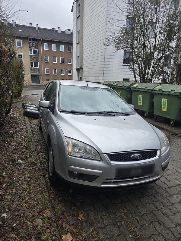 Gebraucht Ford Focus 100 PS (73 kW) 2007 Silber Kombi