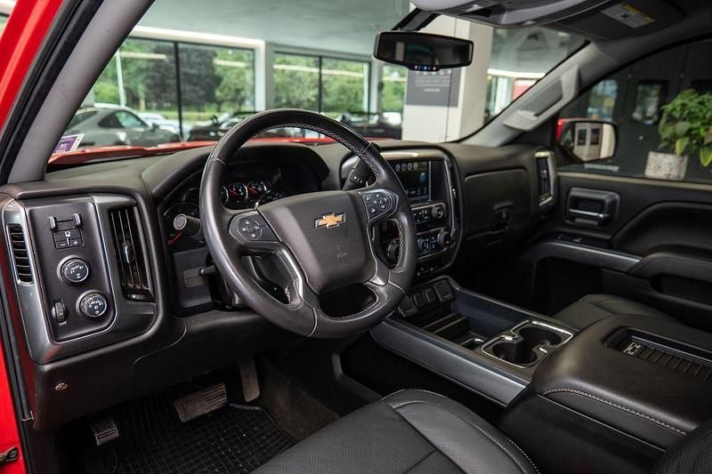 Gebraucht Chevrolet Silverado 359 PS (264 kW) 2017 Rot SUV