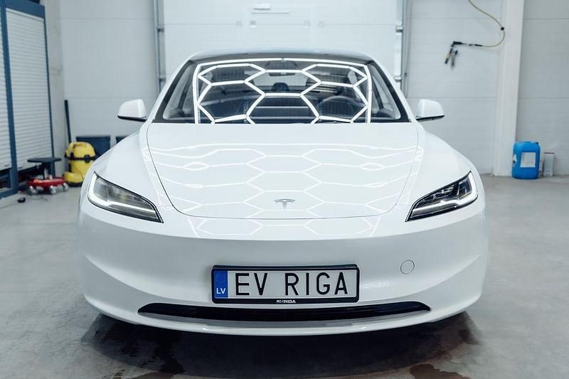 Gebraucht Tesla Model 3 366 kW (498 PS) 2024 Weiß Limousine