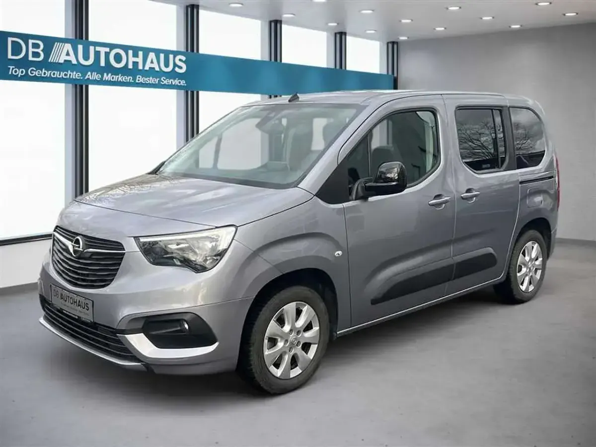 Second-hand Opel Combo Life Elegance 131 CP (96 kW) 2022 Monovolum