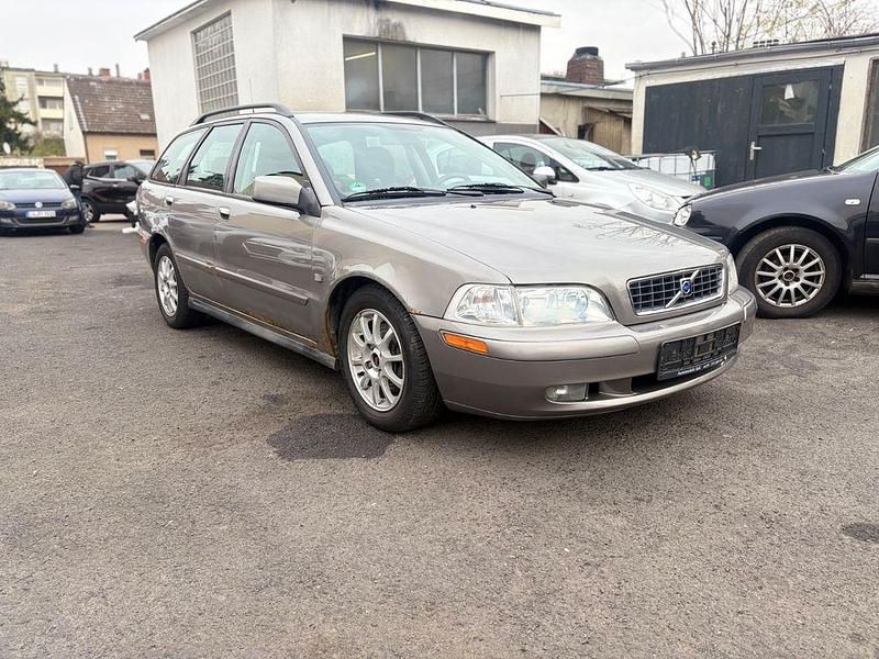 Gebraucht 2004 Volvo V40 Standard Limousine | 1.300 € (Guter Preis) - Bild 1/3