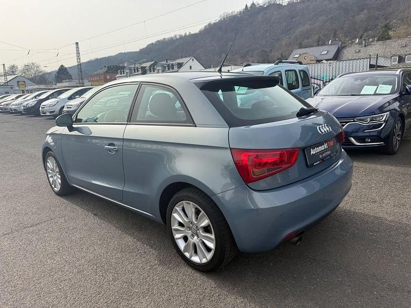 Gebraucht Audi A1 Ambition 86 PS (63 kW) 2010 Blau Kleinwagen