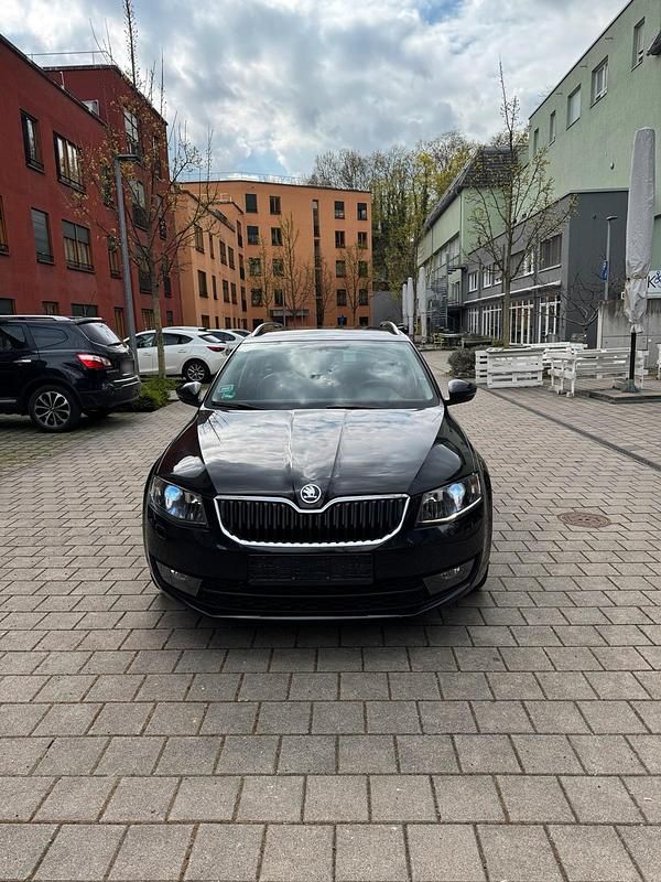 Gebraucht Skoda Octavia 150 PS (110 kW) 2014 Schwarz Kleinwagen