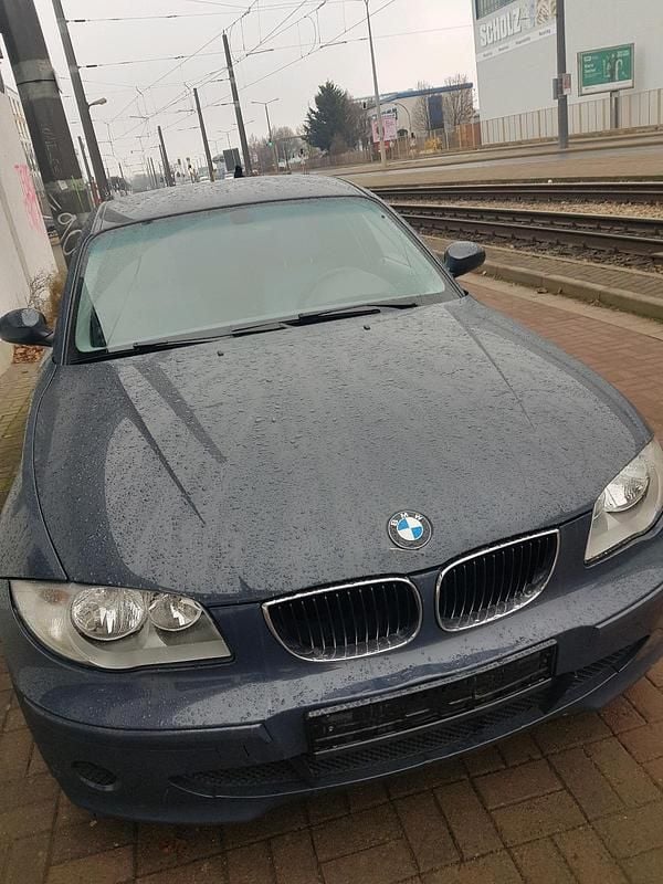 Blau Gebraucht 2004 BMW 120 Kleinwagen | 4.200 € (Guter Preis) - Bild 1/4