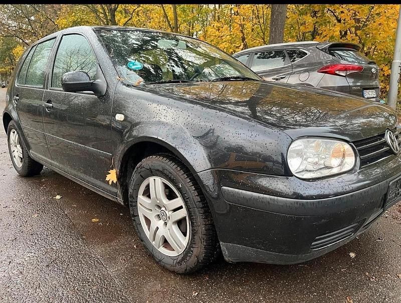 Gebraucht VW Golf IV 74 PS (54 kW) 2002 Schwarz Kleinwagen