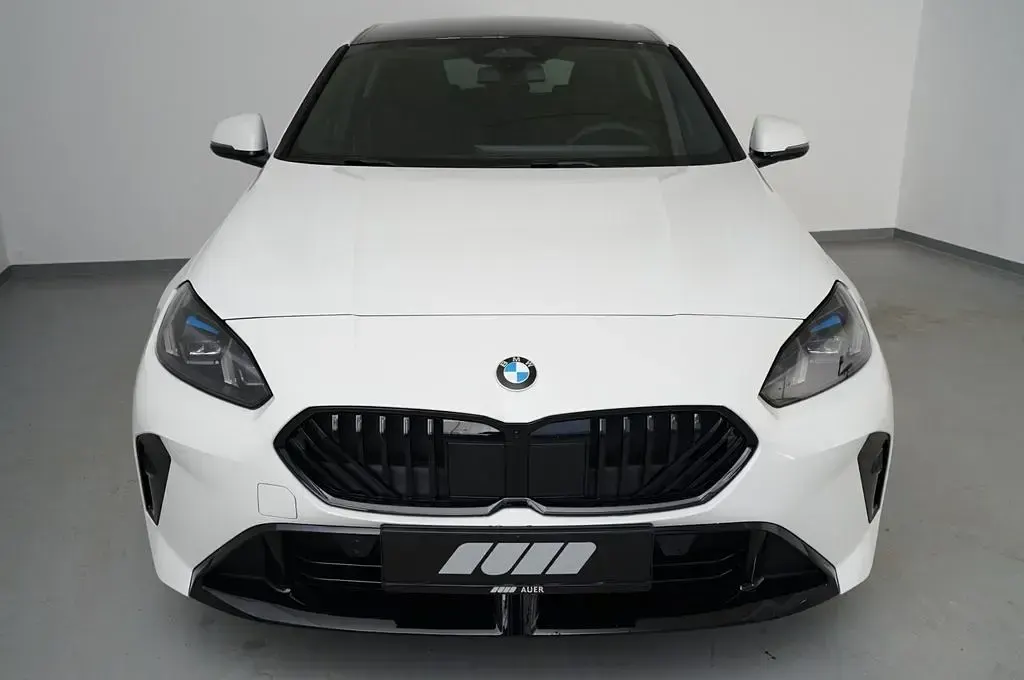 Neu BMW 120 Performance 156 PS (114 kW) 2025 Weiß Kleinwagen