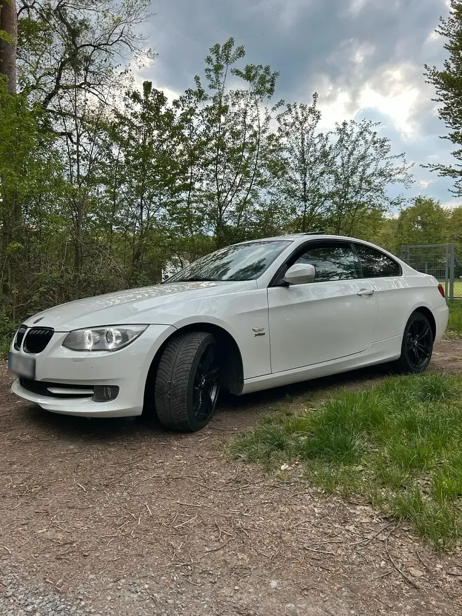 Używany BMW 330 245 KM (180 kW) 2012 Biały Coupe
