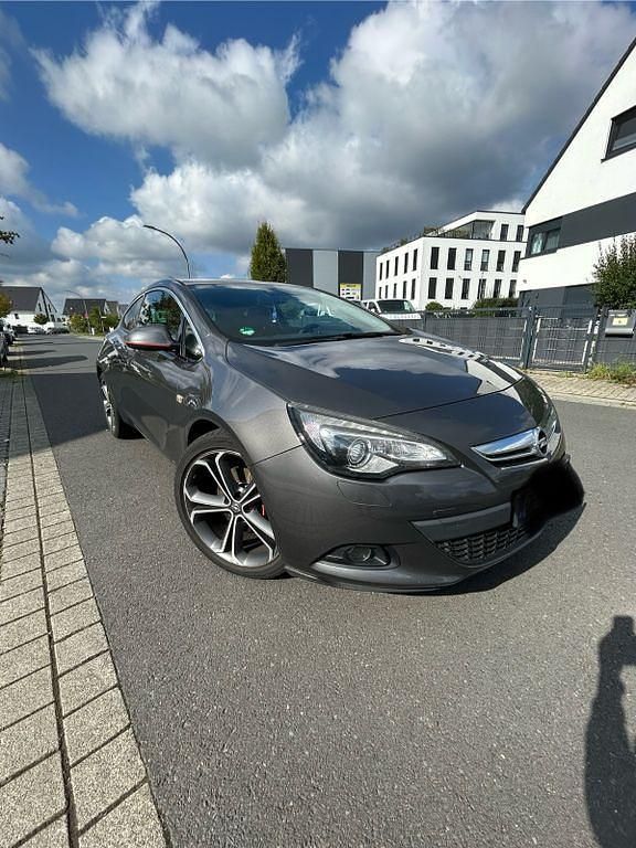 Grau Gebraucht 2011 Opel Astra GTC Coupé | 6.100 € (Fairer Preis) - Bild 1/4
