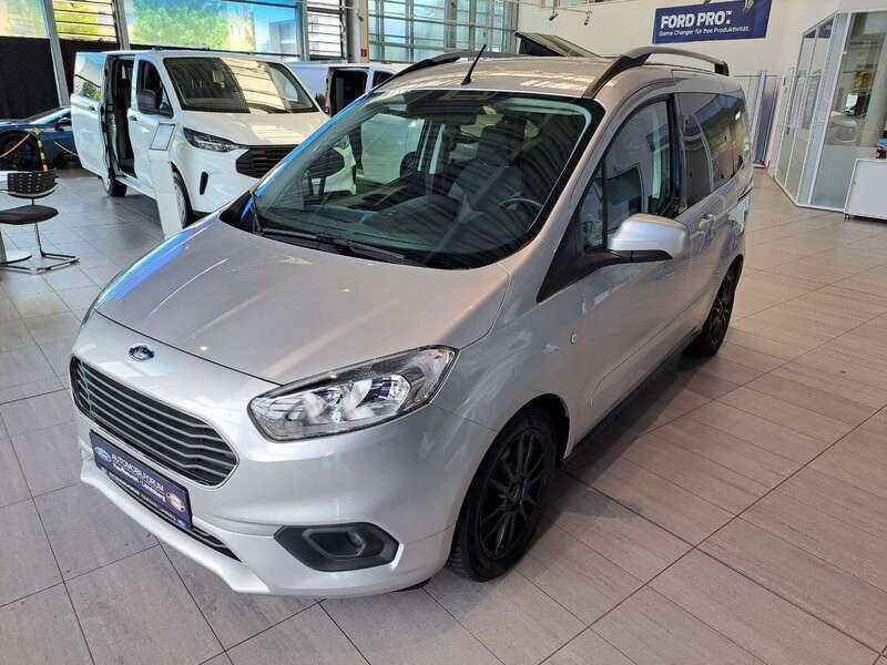 Polarsilber metallic Gebraucht 2019 Ford Tourneo Courier Titanium Van / Kleinbus | 13.990 € (Fairer Preis) - Bild 1/4