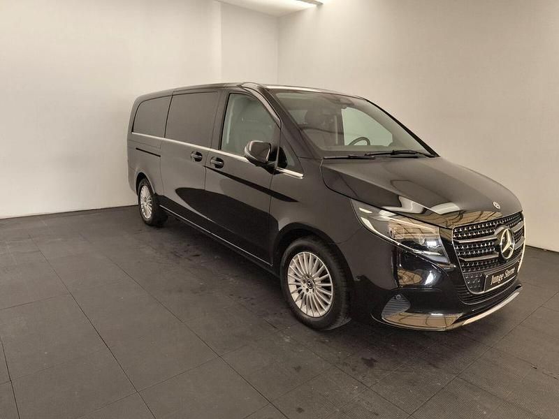 Gebraucht Mercedes V300 237 PS (174 kW) 2024 Obsidianschwarz metallic Van / Kleinbus