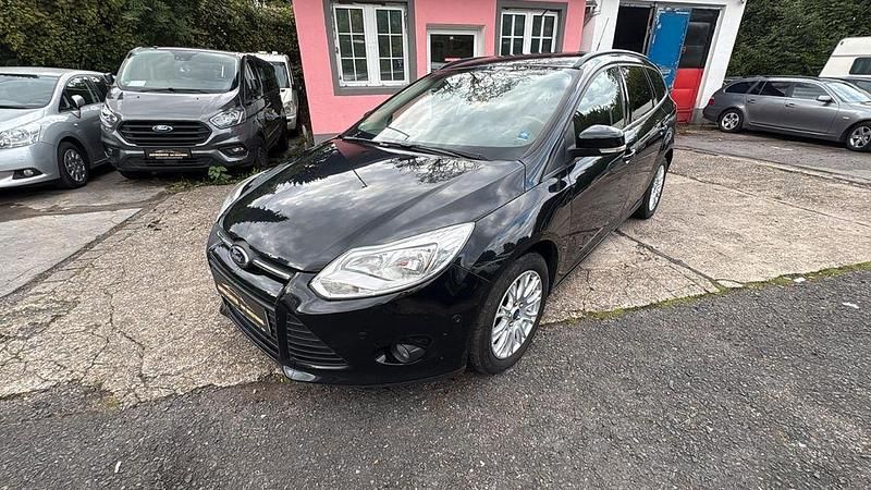 Schwarz Gebraucht 2014 Ford Focus SYNC Edition Limousine | 3.500 € (Superpreis) - Bild 1/4