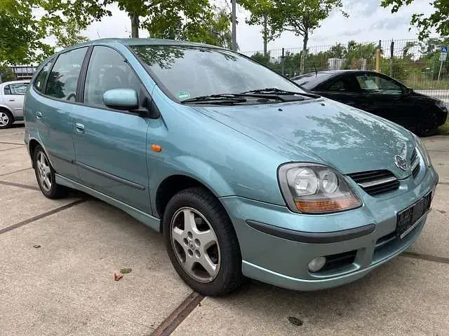 Gebraucht Nissan Almera Tino 114 PS (83 kW) 2001 Türkis Van / Kleinbus