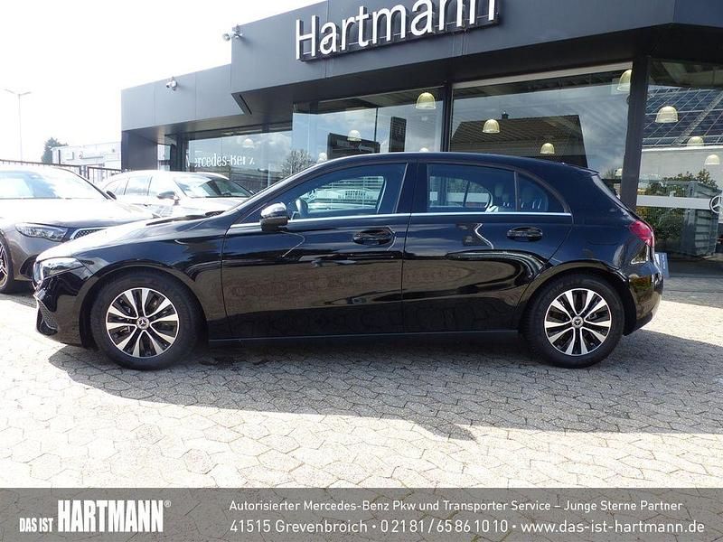 Gebraucht Mercedes A180 Advanced 136 PS (100 kW) 2024 Schwarz Limousine