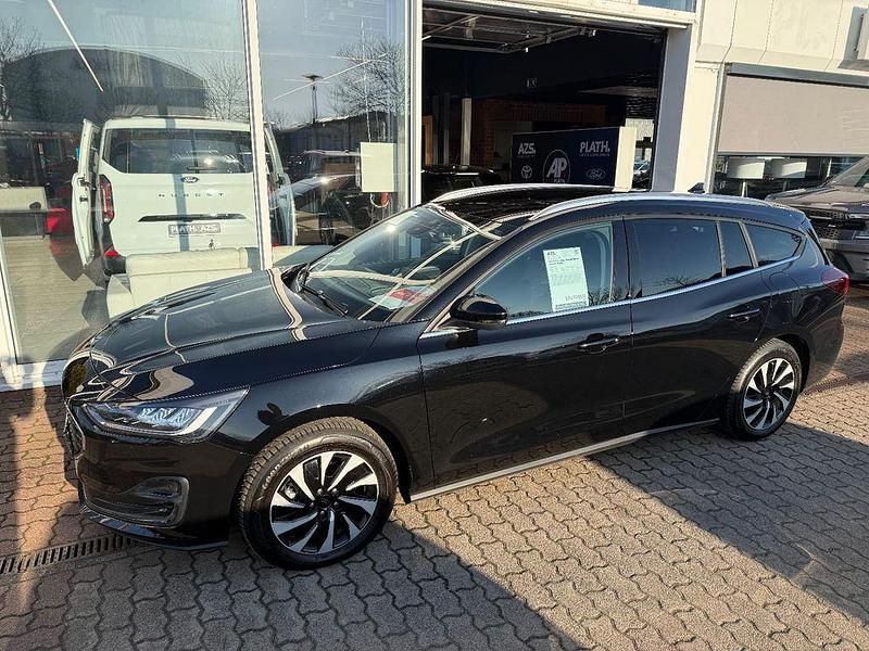 Gebraucht Ford Focus Titanium 125 PS (91 kW) 2025 Schwarz Limousine