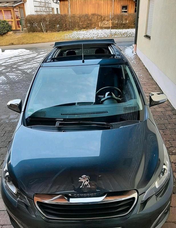 Gebraucht Peugeot 108 Allure 72 PS (52 kW) 2018 Grau Kleinwagen