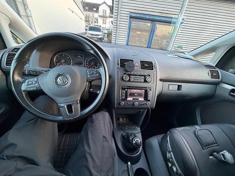 Gebraucht VW Touran Cross 140 PS (102 kW) 2011 Braun Van / Kleinbus