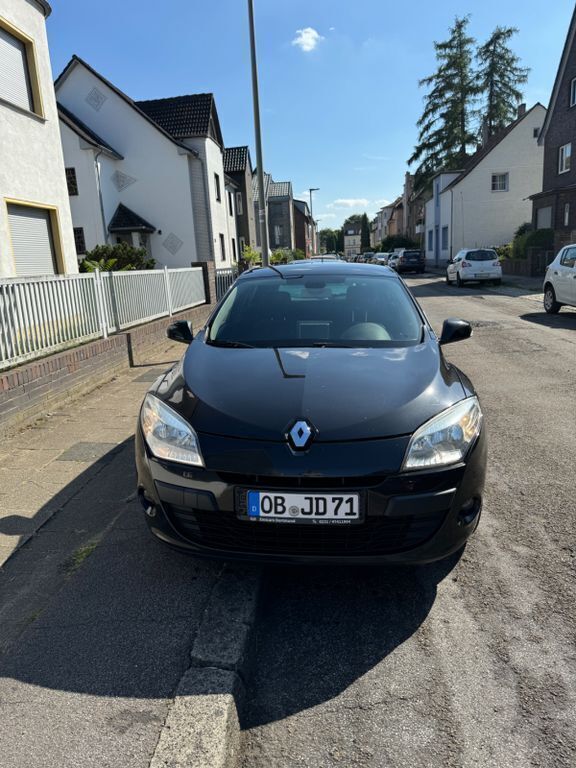 Schwarz Gebraucht 2009 Renault Mégane III Dynamique Limousine | 2.800 € (Superpreis) - Bild 1/4