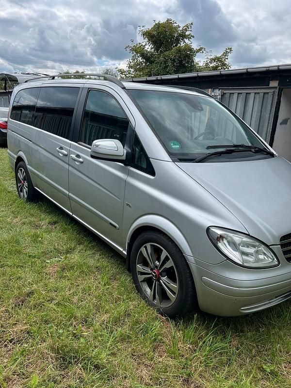 Silber Gebraucht 2010 Mercedes Viano Van / Kleinbus | 9.500 € (Superpreis) - Bild 1/4