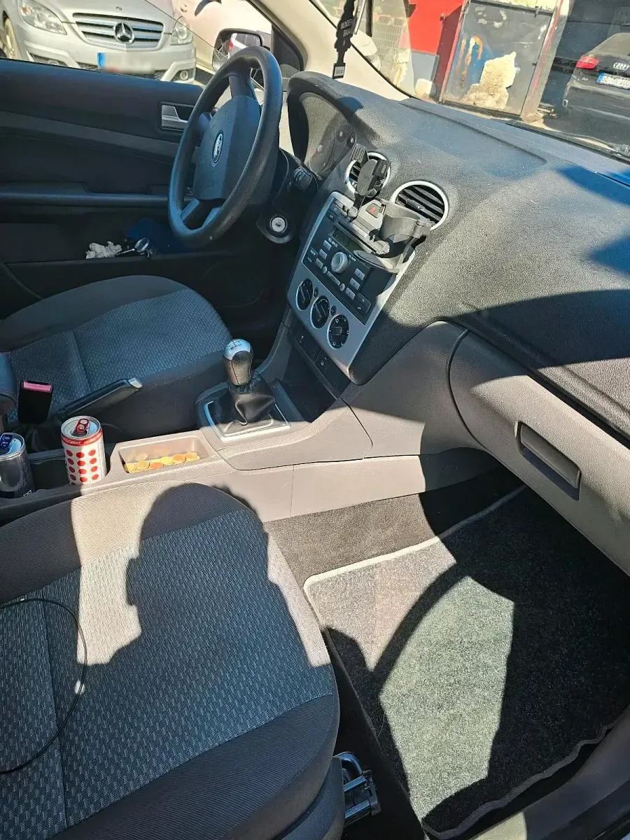 Second-hand Ford Focus 101 CP (74 kW) 2006 Bej Berlinǎ
