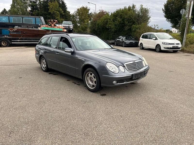 Gebraucht Mercedes E200 163 PS (119 kW) 2005 Flintgrau  metalliclack Kombi