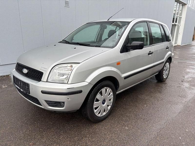 Gebraucht Ford Fusion Trend 80 PS (58 kW) 2004 Polarsilber metallic (metallic) Limousine