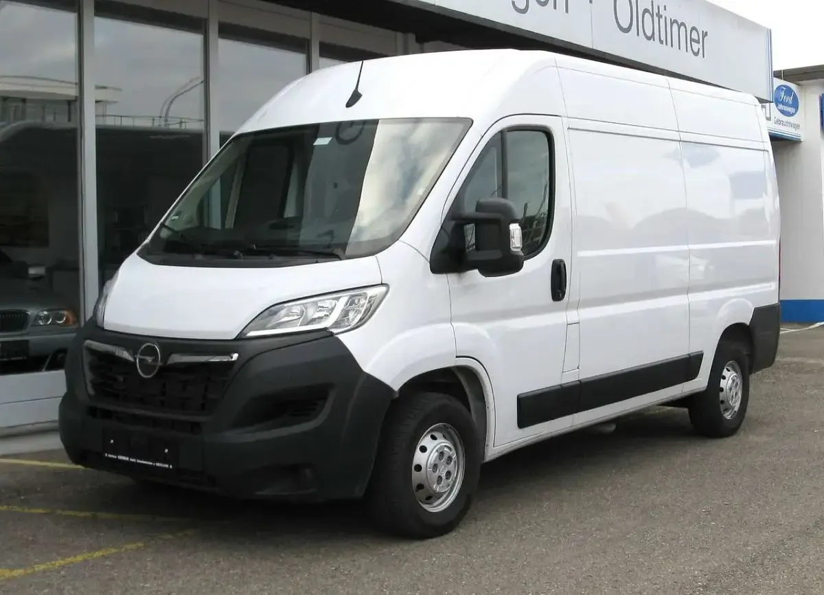 Gebraucht Opel Movano Edition 120 PS (88 kW) 2023 Lackierung weiss icy/typ ausse Van
