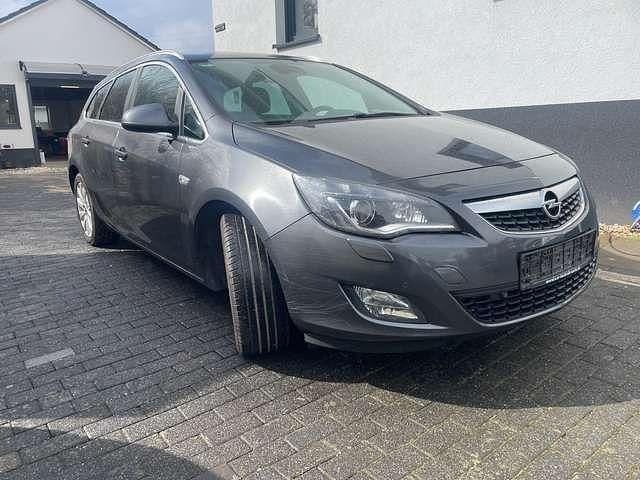 Gebraucht Opel Astra 125 PS (91 kW) 2011 Grau Kombi