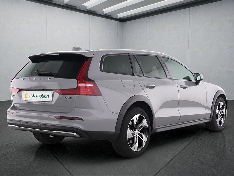 Gebraucht Volvo V60 CC 197 PS (144 kW) 2024 Grau Kombi