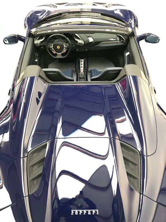 Second-hand Ferrari 488 670 CP (492 kW) 2018 Albastru Cabrio