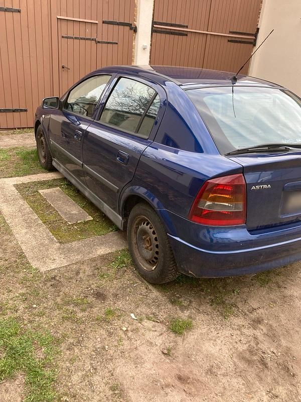 Gebraucht Opel Astra 84 PS (61 kW) 2004 Blau Limousine